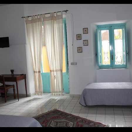 Le Chiazzette Bed & Breakfast Ачиреале Екстериор снимка