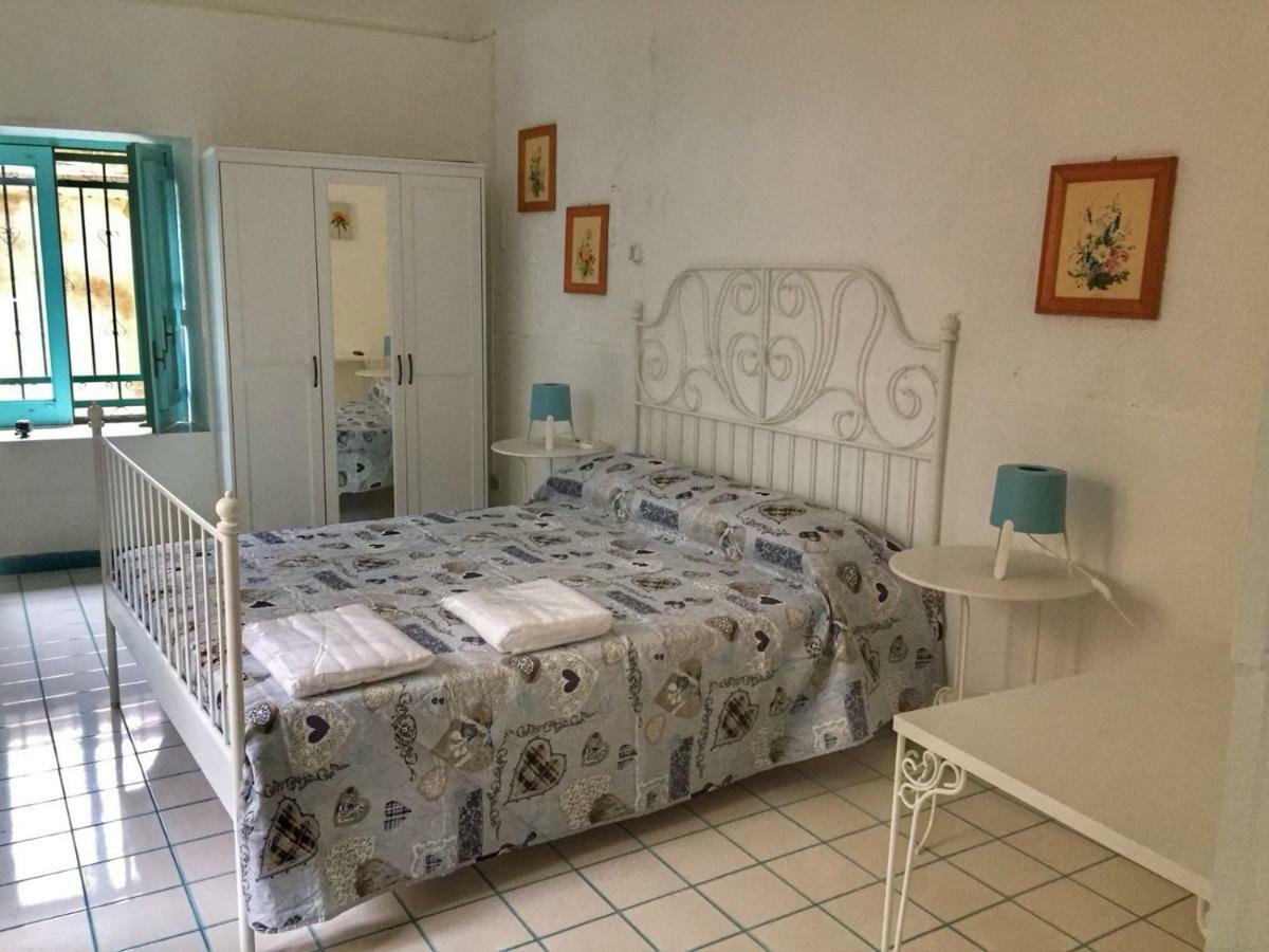 Le Chiazzette Bed & Breakfast Ачиреале Екстериор снимка