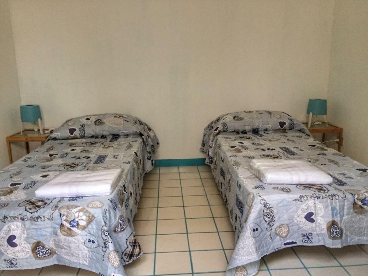 Le Chiazzette Bed & Breakfast Ачиреале Екстериор снимка