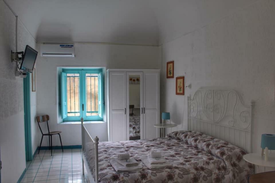 Le Chiazzette Bed & Breakfast Ачиреале Екстериор снимка
